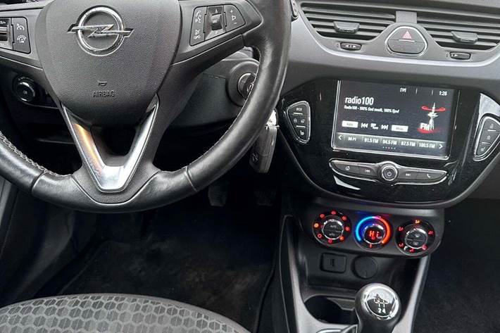 Blå Opel Corsa fra 2018