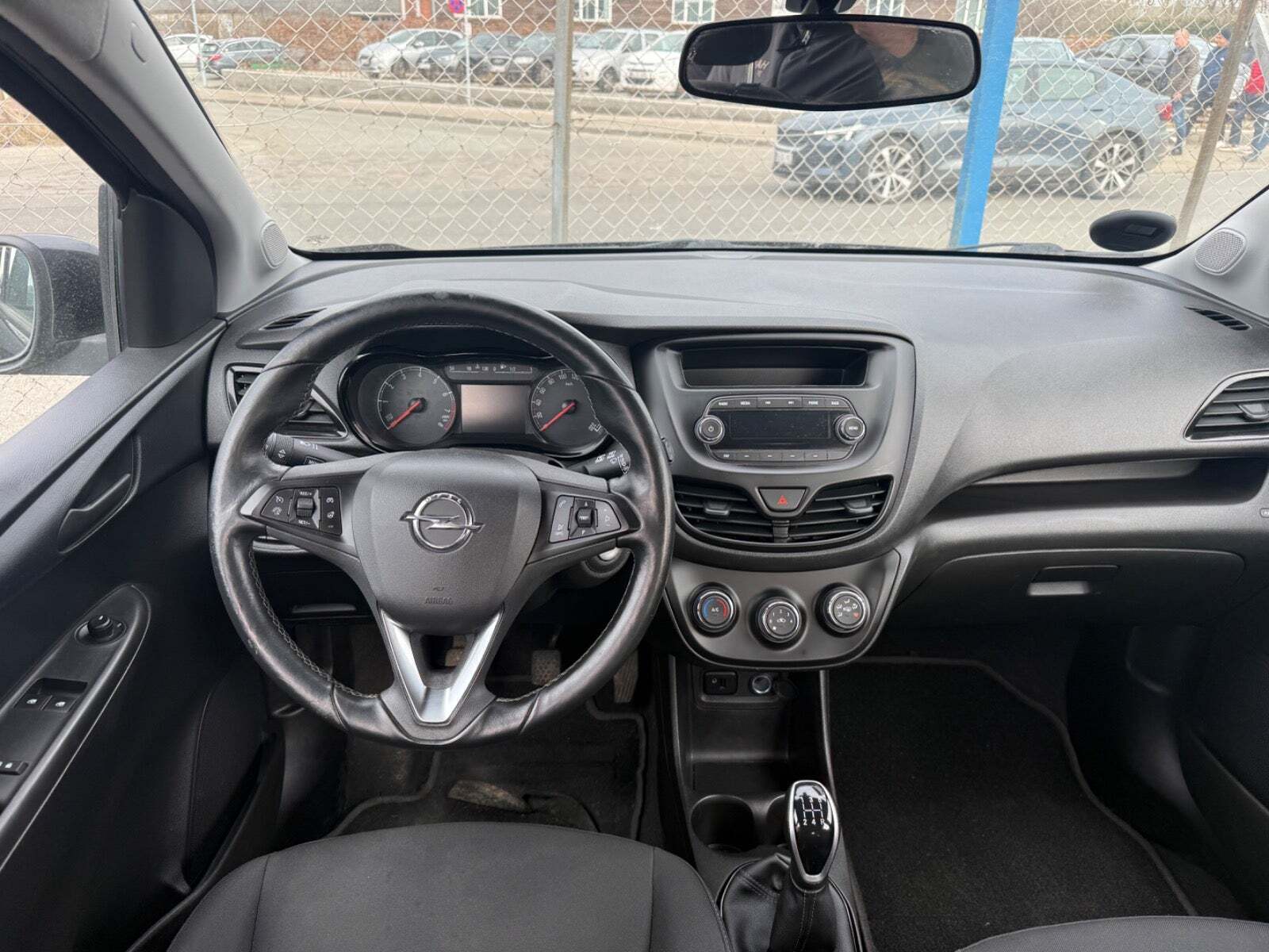 Sort Opel Karl fra 2017