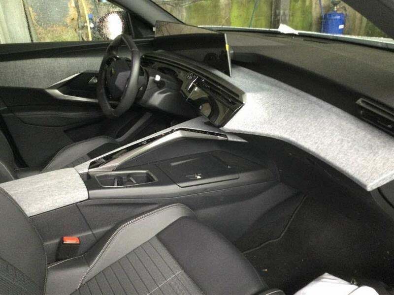 Peugeot e-3008 77 Allure