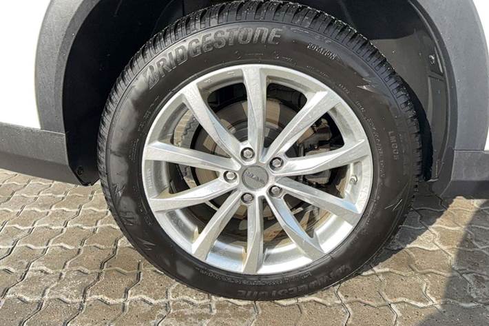 Hvid Maxus Euniq6 fra 2022