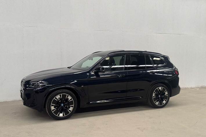 Sort BMW iX3 fra 2022