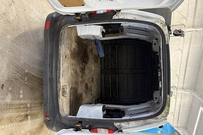 Hvid Ford Transit Courier fra 2014