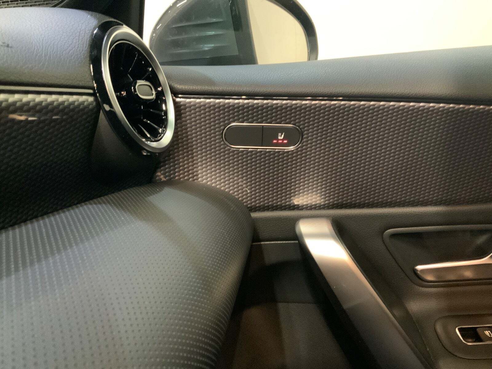 Grå Mercedes A200 fra 2020