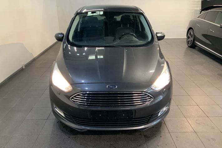 Grå Ford C-MAX fra 2017