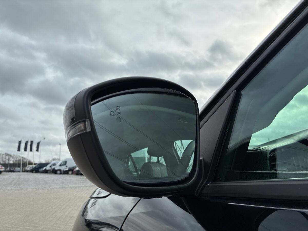 Sort Opel Corsa-e fra 2024