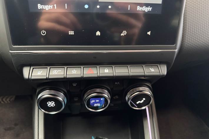 Rød Renault Clio V fra 2021