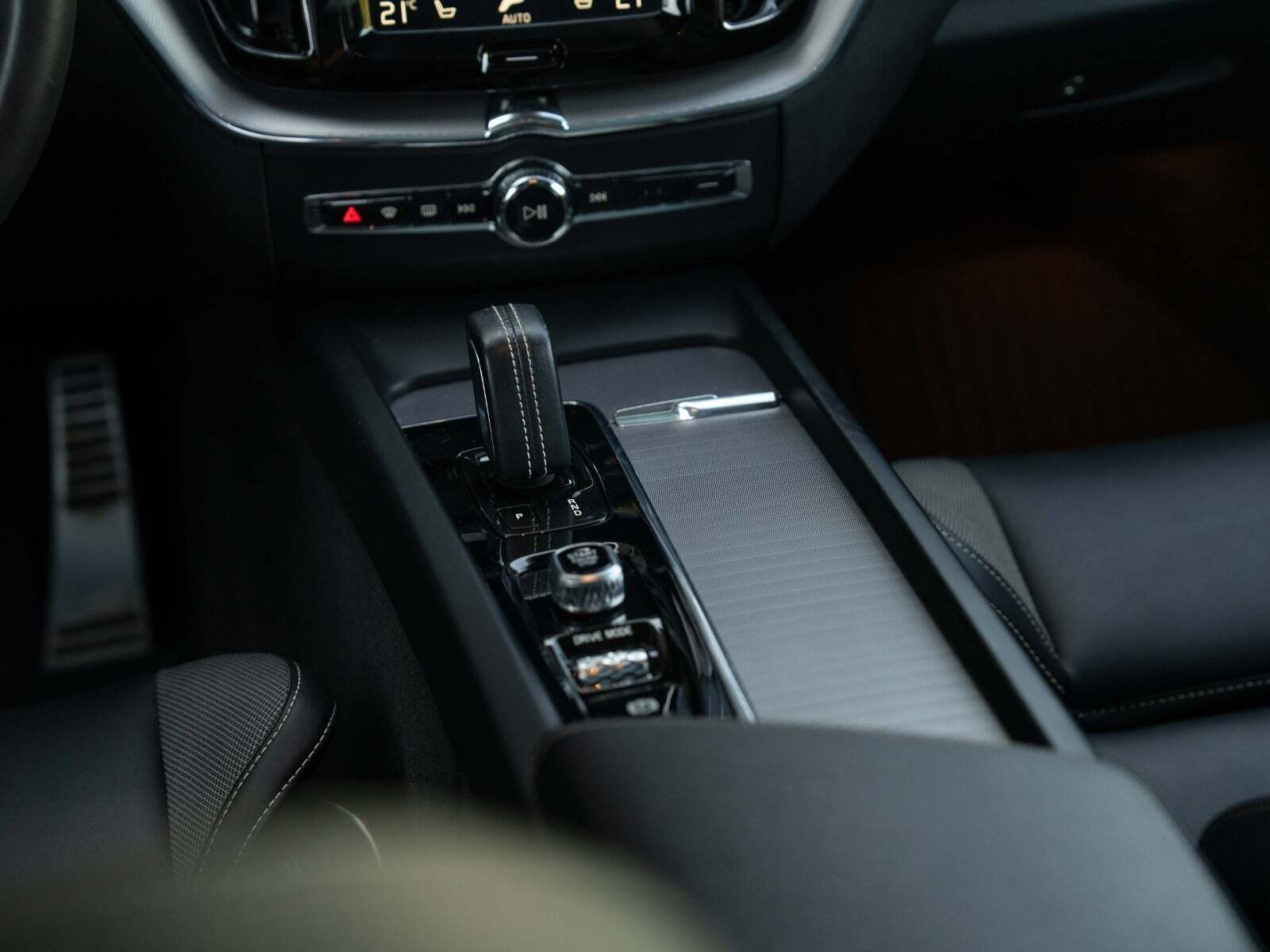 Sort Volvo XC60 fra 2020