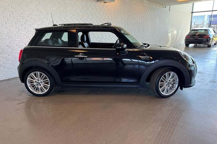 Sort Mini Cooper SE fra 2022