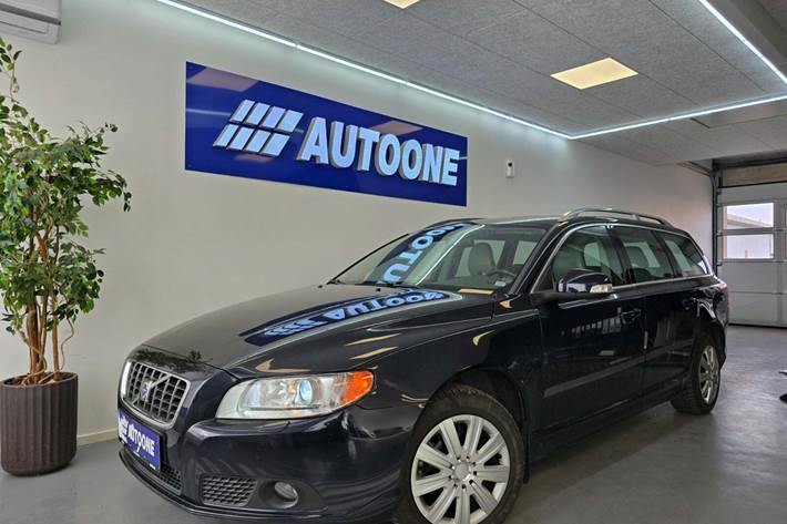 Blå Volvo V70 fra 2009
