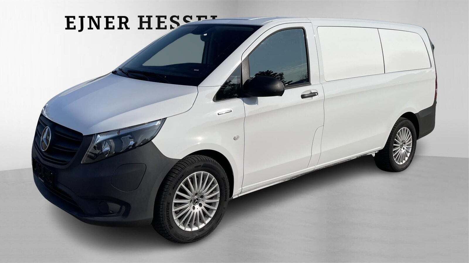 Mercedes eVito 129 Tourer PRO L Van