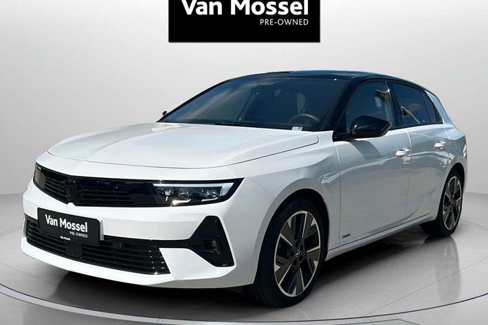 Hvid Opel Astra-e fra 2023