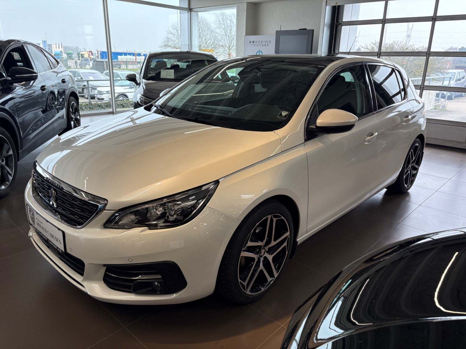 Peugeot 308 1,2 e-THP 130 Selection Sky