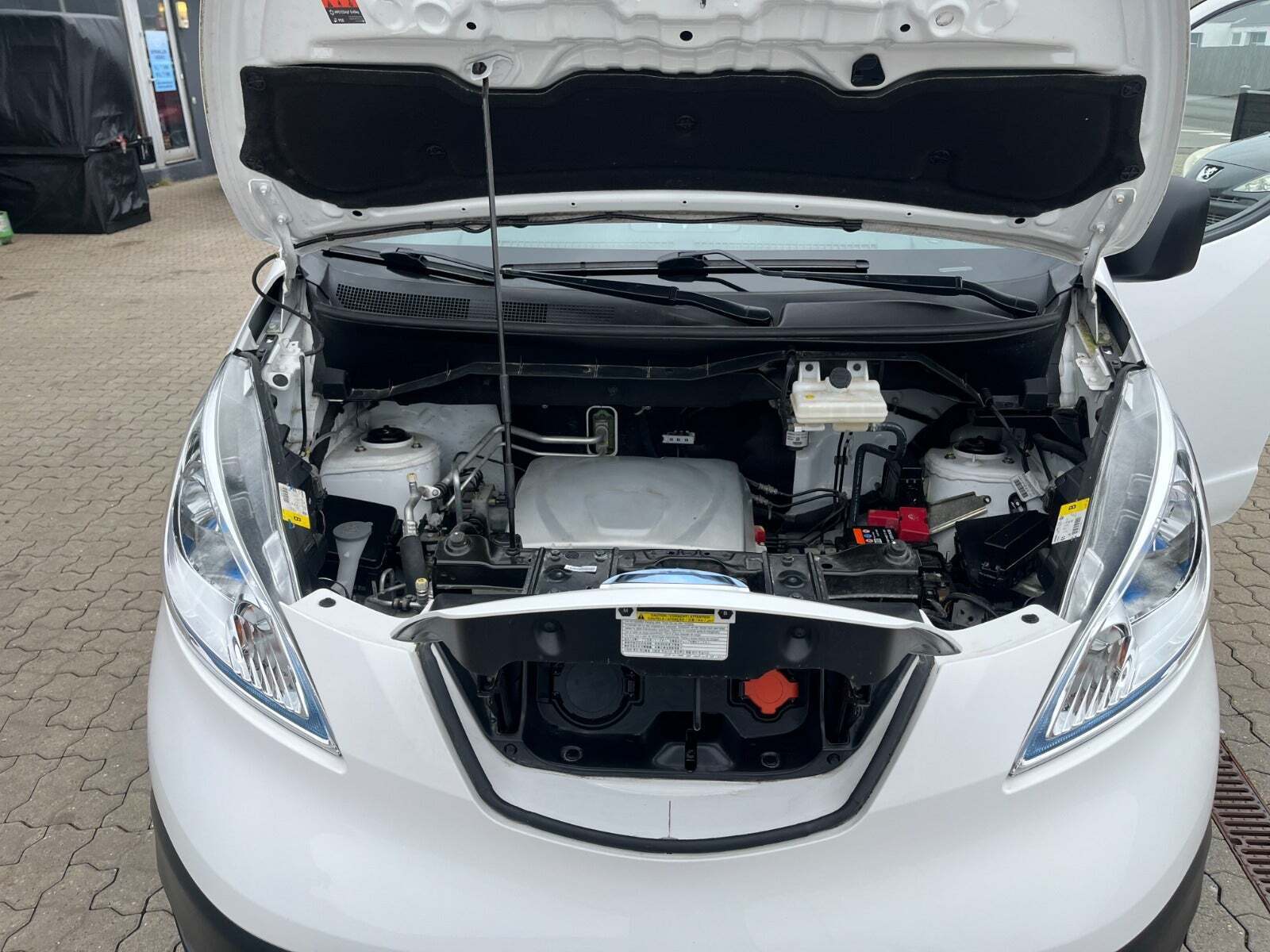 Hvid Nissan e-NV200 fra 2020