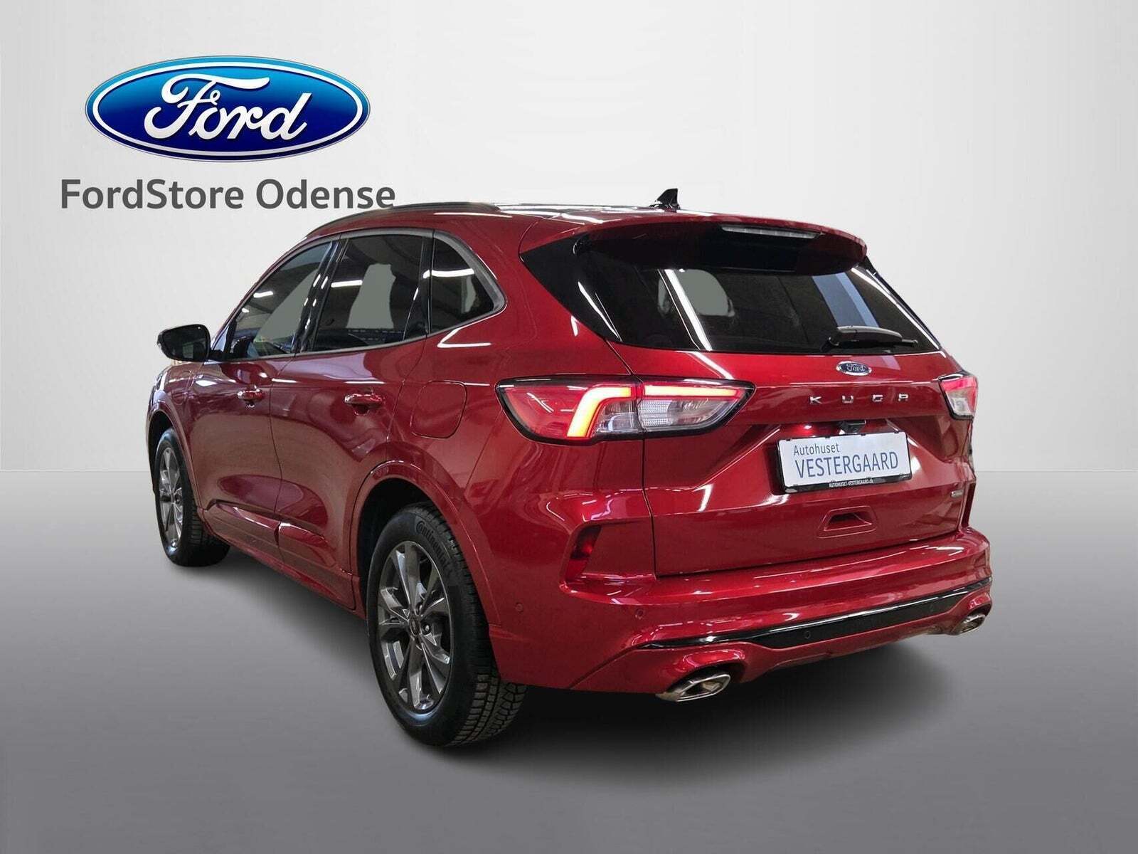 Rød Ford Kuga fra 2020