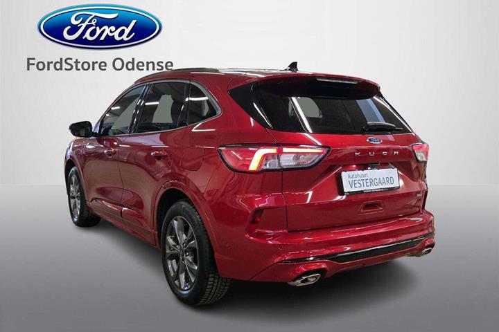 Rød Ford Kuga fra 2020