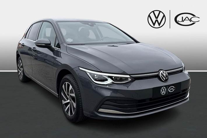Grå VW Golf VIII fra 2021