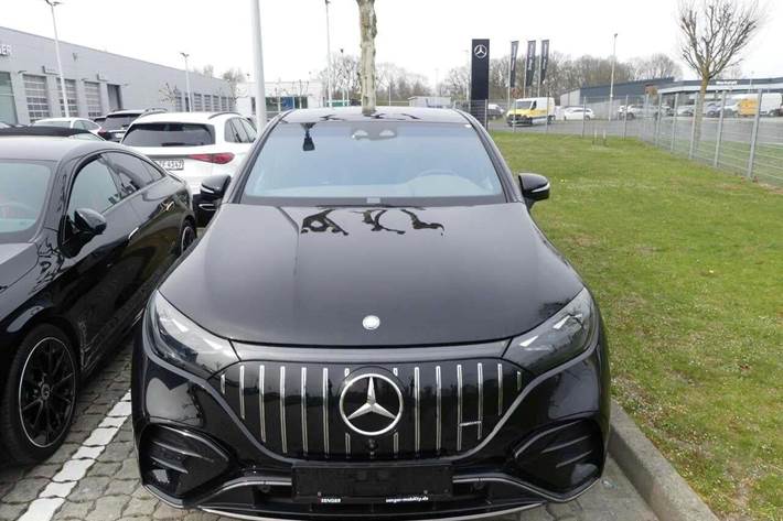 Sort Mercedes EQE43 SUV fra 2023