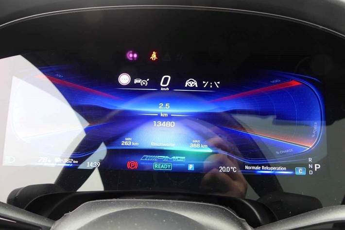 Sort Mercedes EQE43 SUV fra 2023