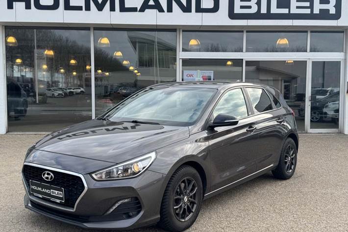 Grå Hyundai i30 fra 2018