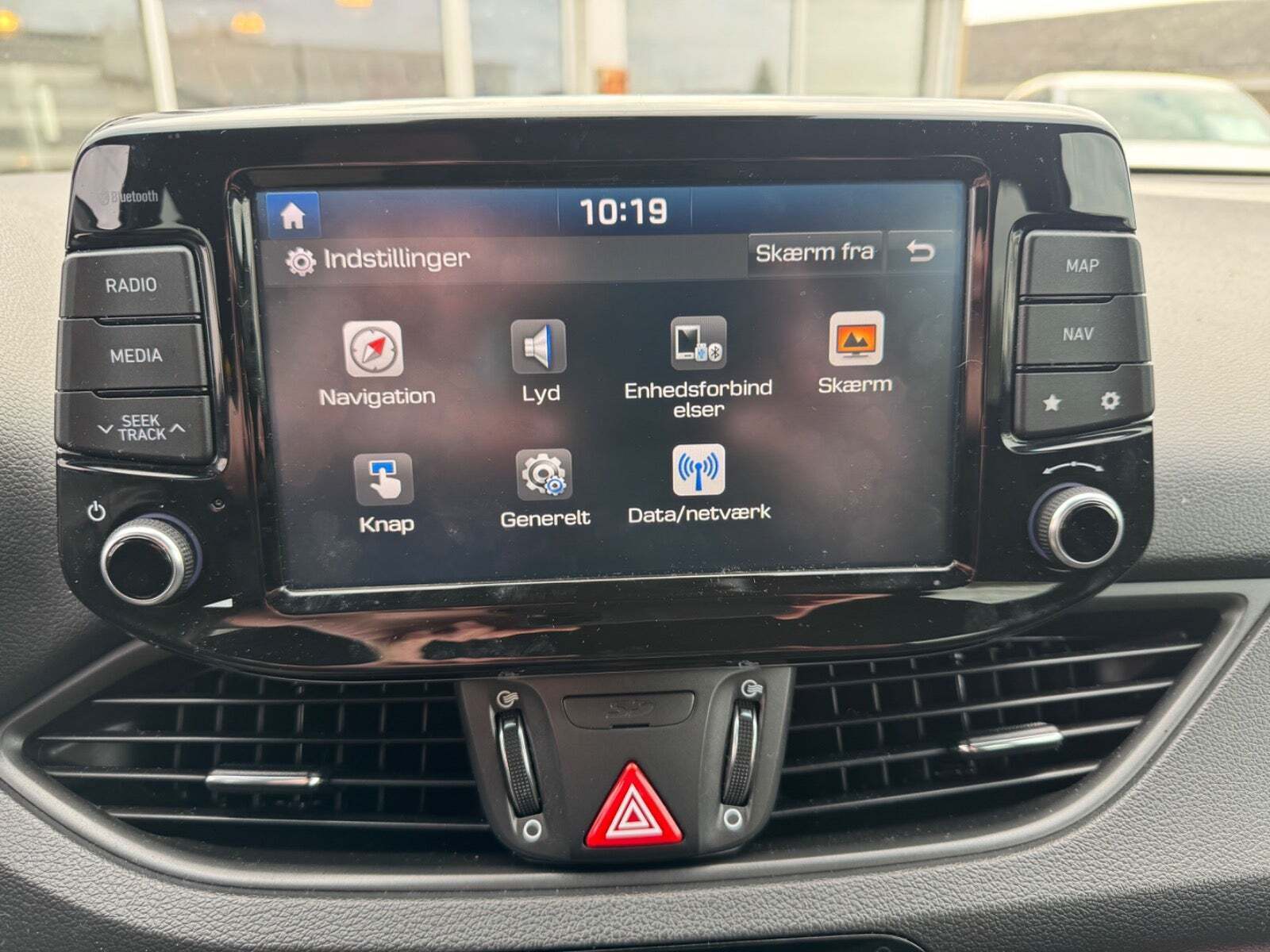 Grå Hyundai i30 fra 2018