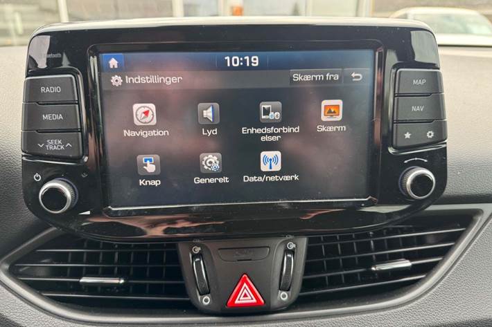 Grå Hyundai i30 fra 2018