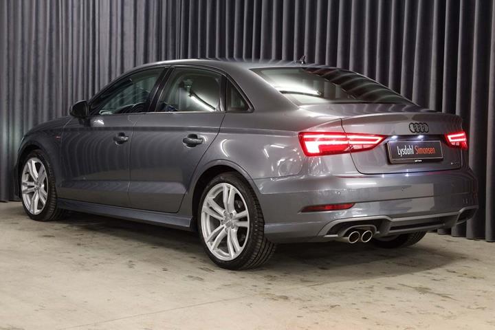 Grå Audi A3 fra 2020