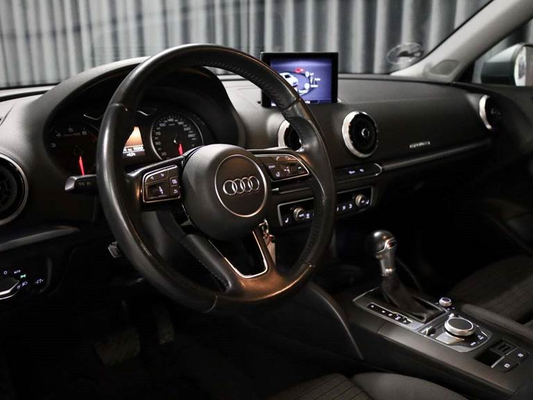 Audi A3 40 TFSi Limited plus quattro S-tr.