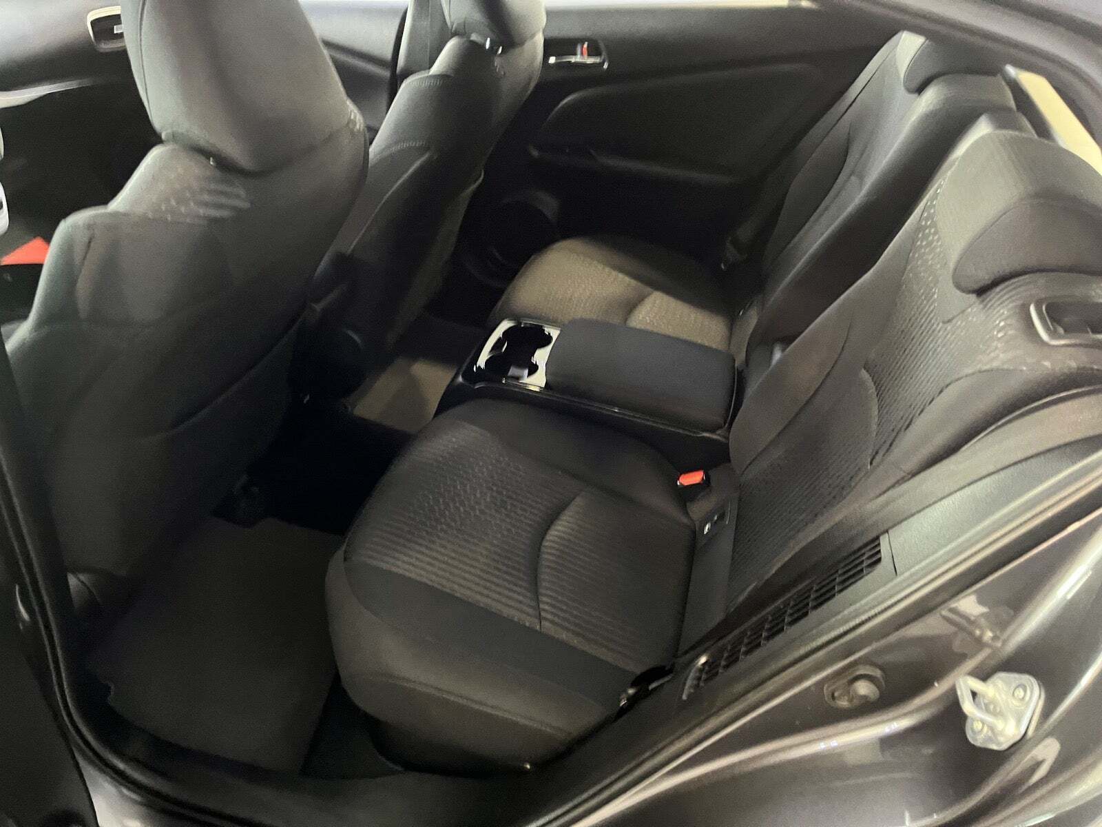 Grå Toyota Prius fra 2019