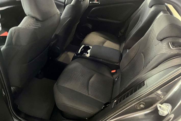 Grå Toyota Prius fra 2019