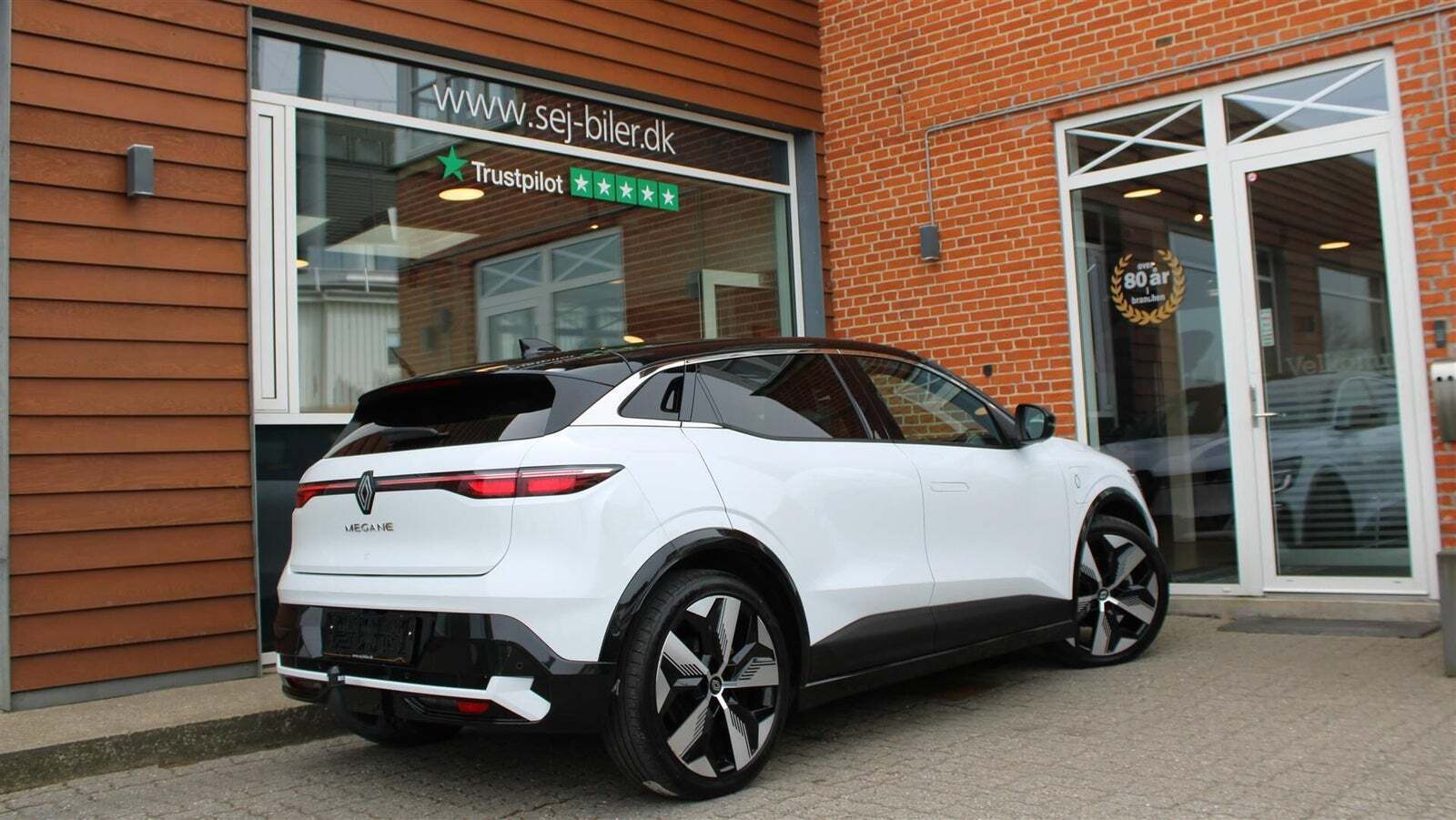 Hvid Renault Megane E-Tech fra 2023