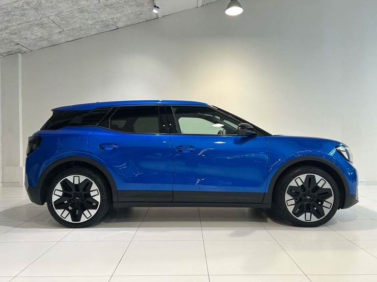 Ford Explorer 77 Premium Extended Range