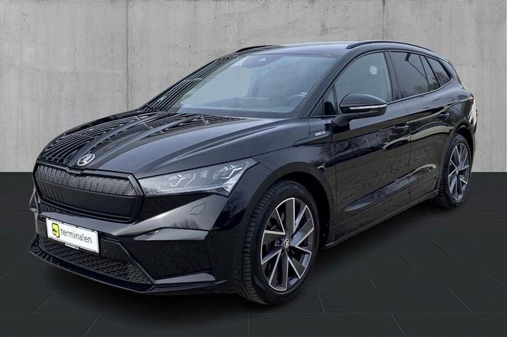 Sort Skoda Enyaq fra 2022 set udefra