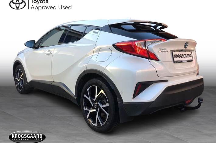 Hvid Toyota C-HR fra 2016