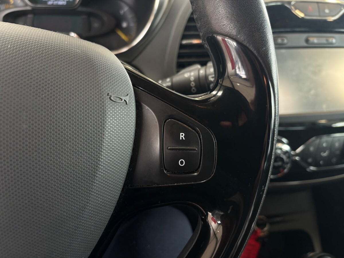 Brun Renault Captur fra 2015