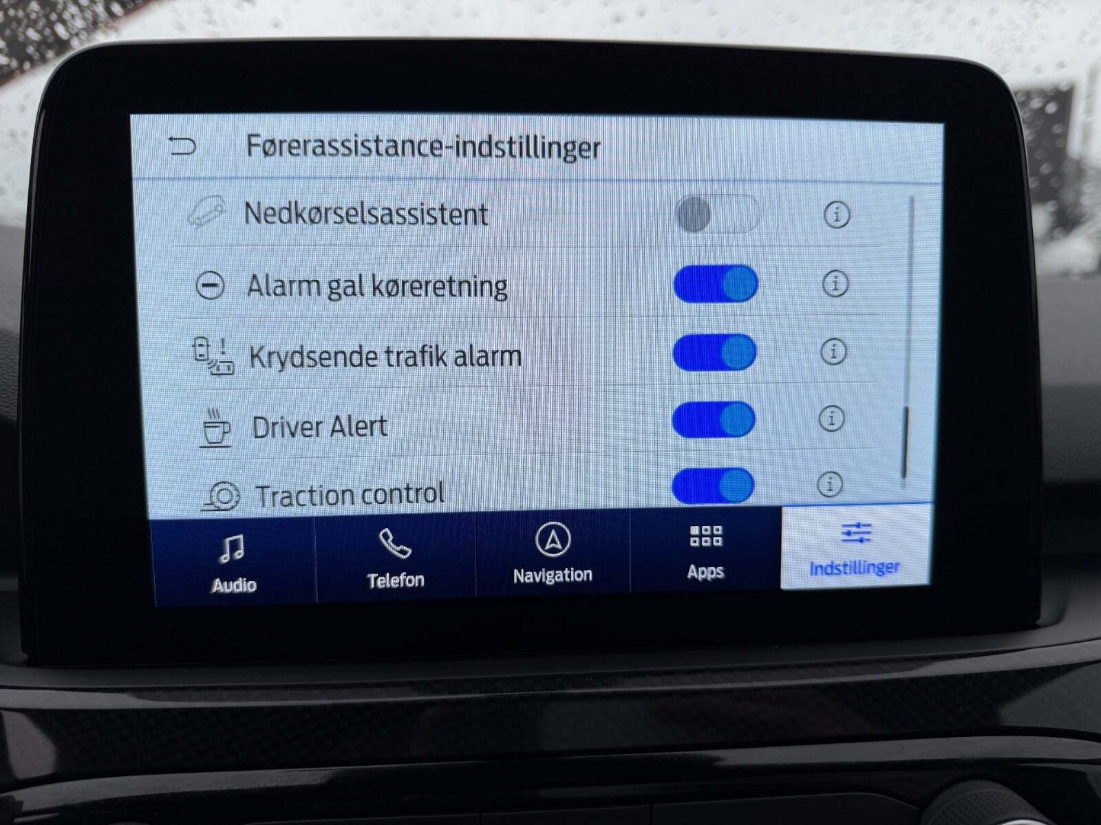 Hvid Ford Kuga fra 2023