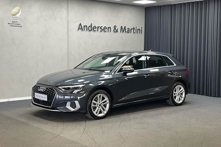 Grå Audi A3 fra 2021