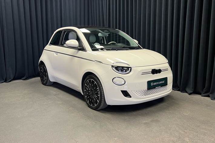 Hvid Fiat 500e fra 2023