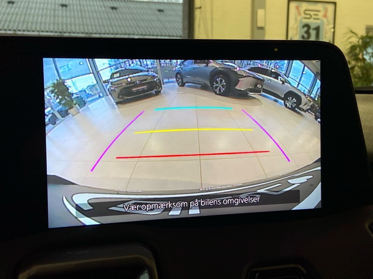 Grå Toyota Urban Cruiser fra 2026