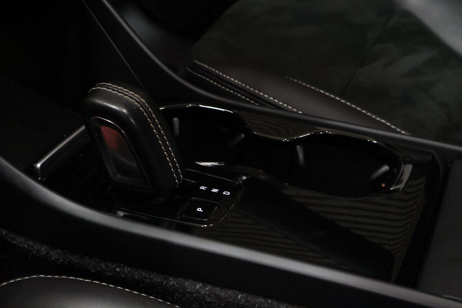 Blå Volvo XC40 fra 2020