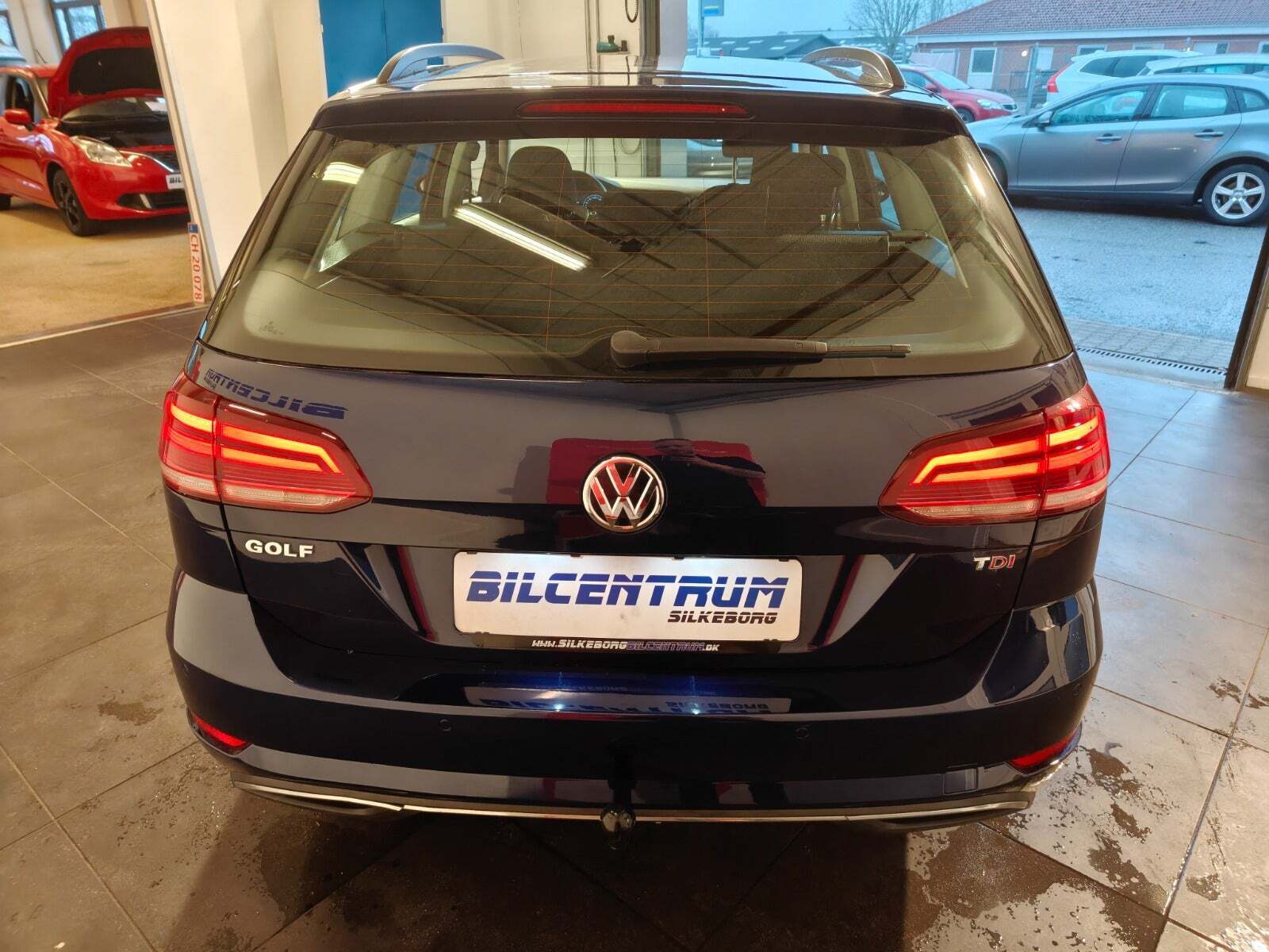 Blå VW Golf VII fra 2018