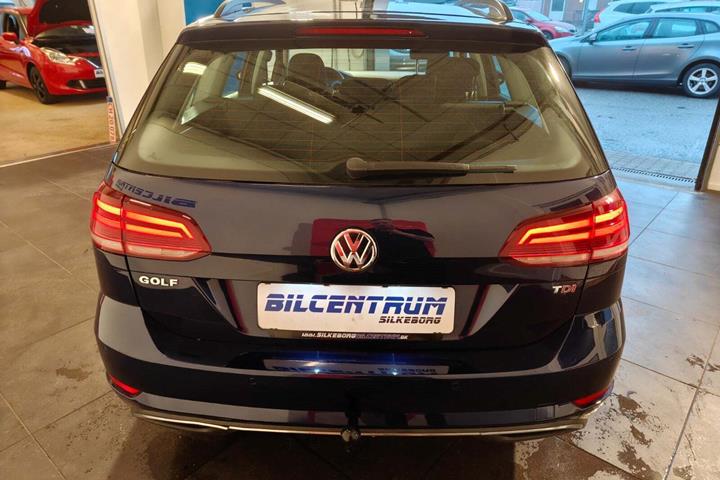 Blå VW Golf VII fra 2018