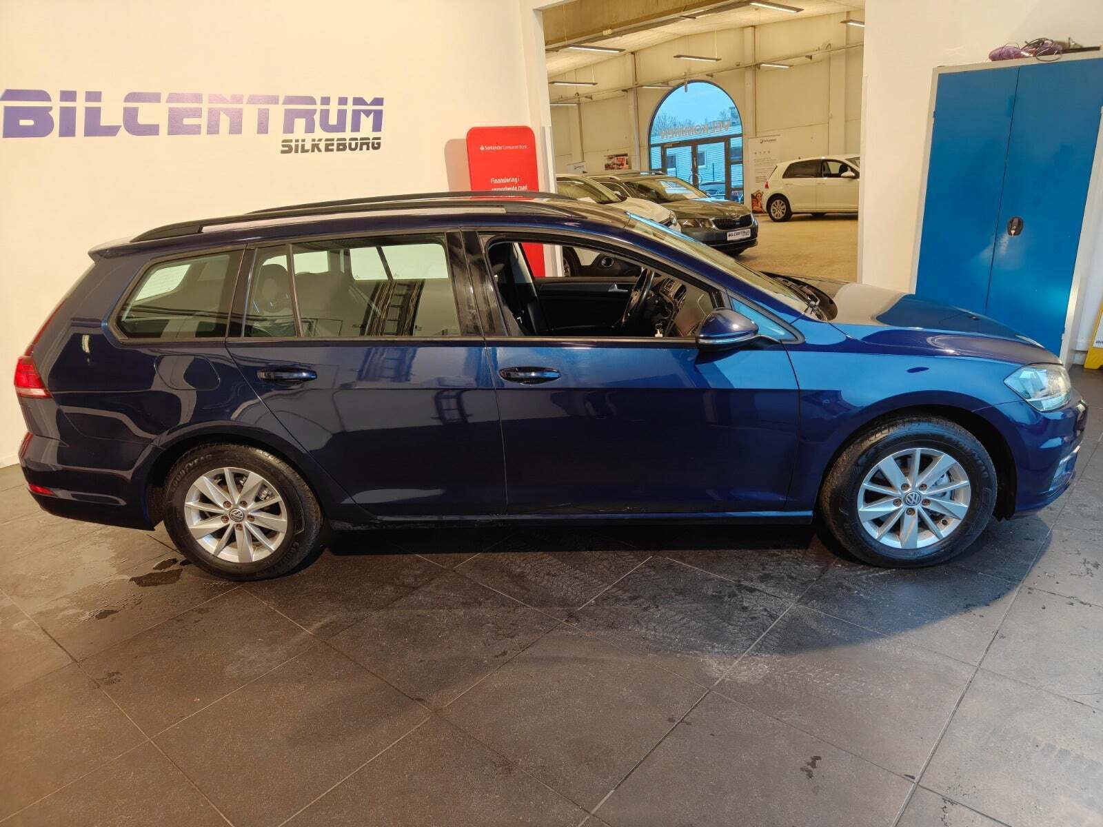 Blå VW Golf VII fra 2018