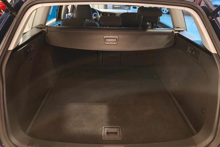 Blå VW Golf VII fra 2018