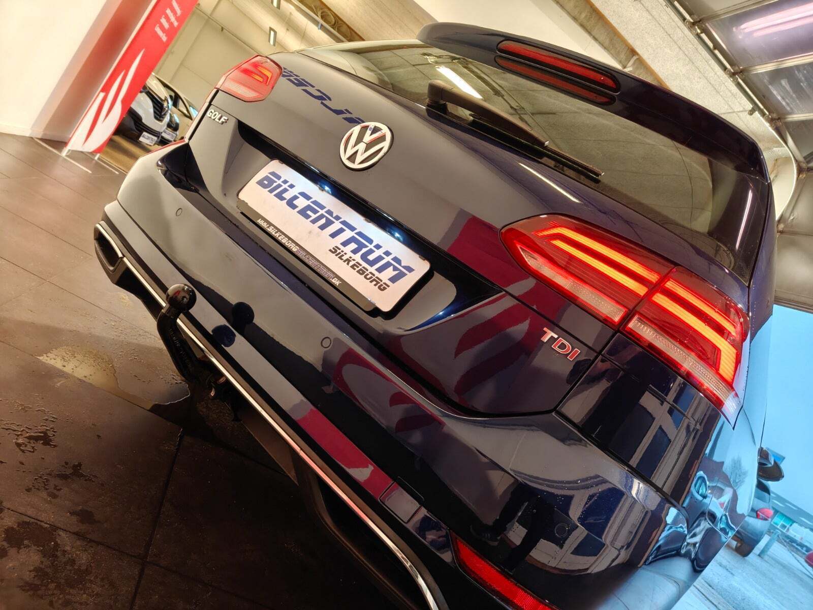 Blå VW Golf VII fra 2018
