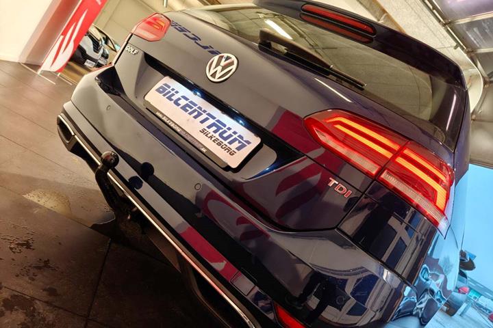 Blå VW Golf VII fra 2018