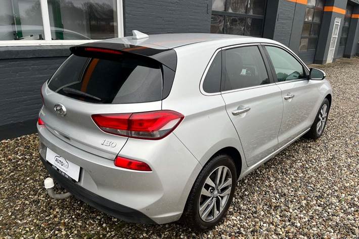 Sølv Hyundai i30 fra 2017