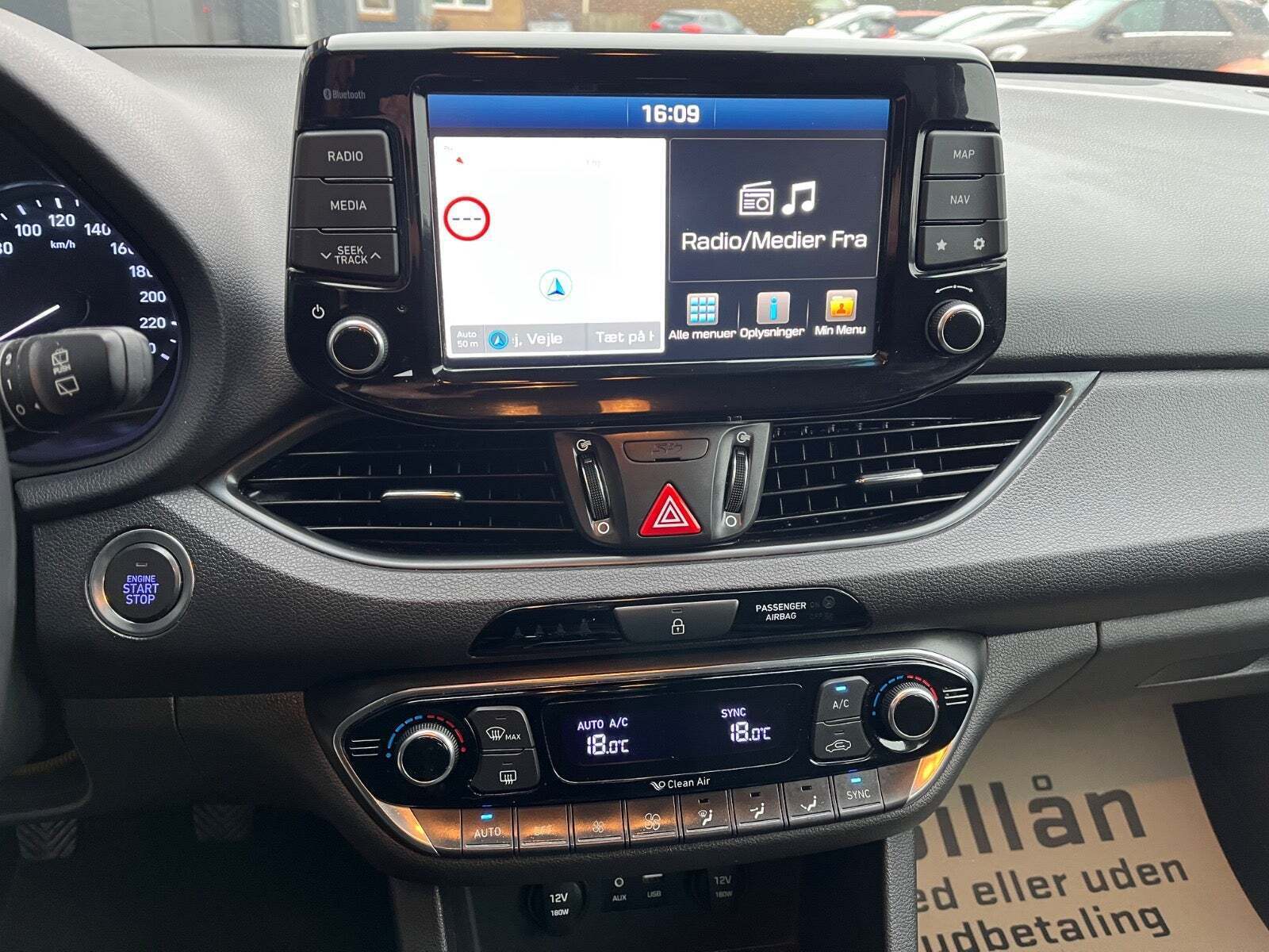 Sølv Hyundai i30 fra 2017