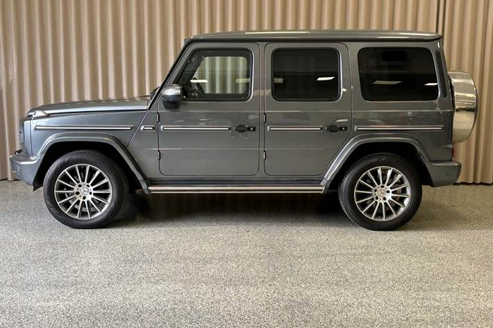 Grå Mercedes G500 fra 2019