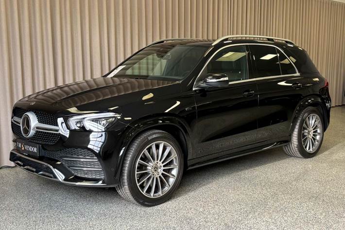 Sort Mercedes GLE350 de fra 2021 set udefra
