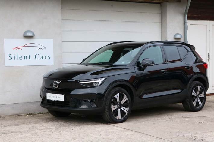 Sort Volvo XC40 fra 2023